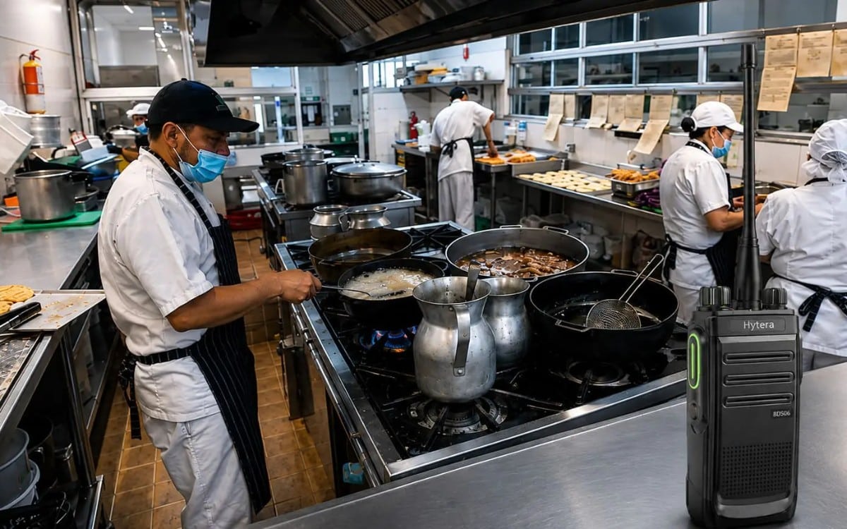 Cocina de Bodega & Cocina en Bogotá con radio Hytera BD506